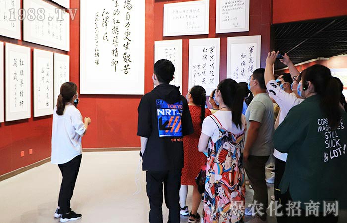 全力以赴，團結(jié)一心，我們是火爆的精英戰(zhàn)士！