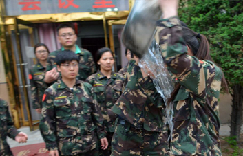 失敗并不可怕，可怕的是你失去面對(duì)失敗的勇氣！