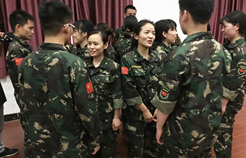 學(xué)會(huì)贊美，每天都是精彩人生！