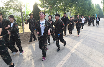 年輕沒(méi)有失敗，只要亮出風(fēng)采！